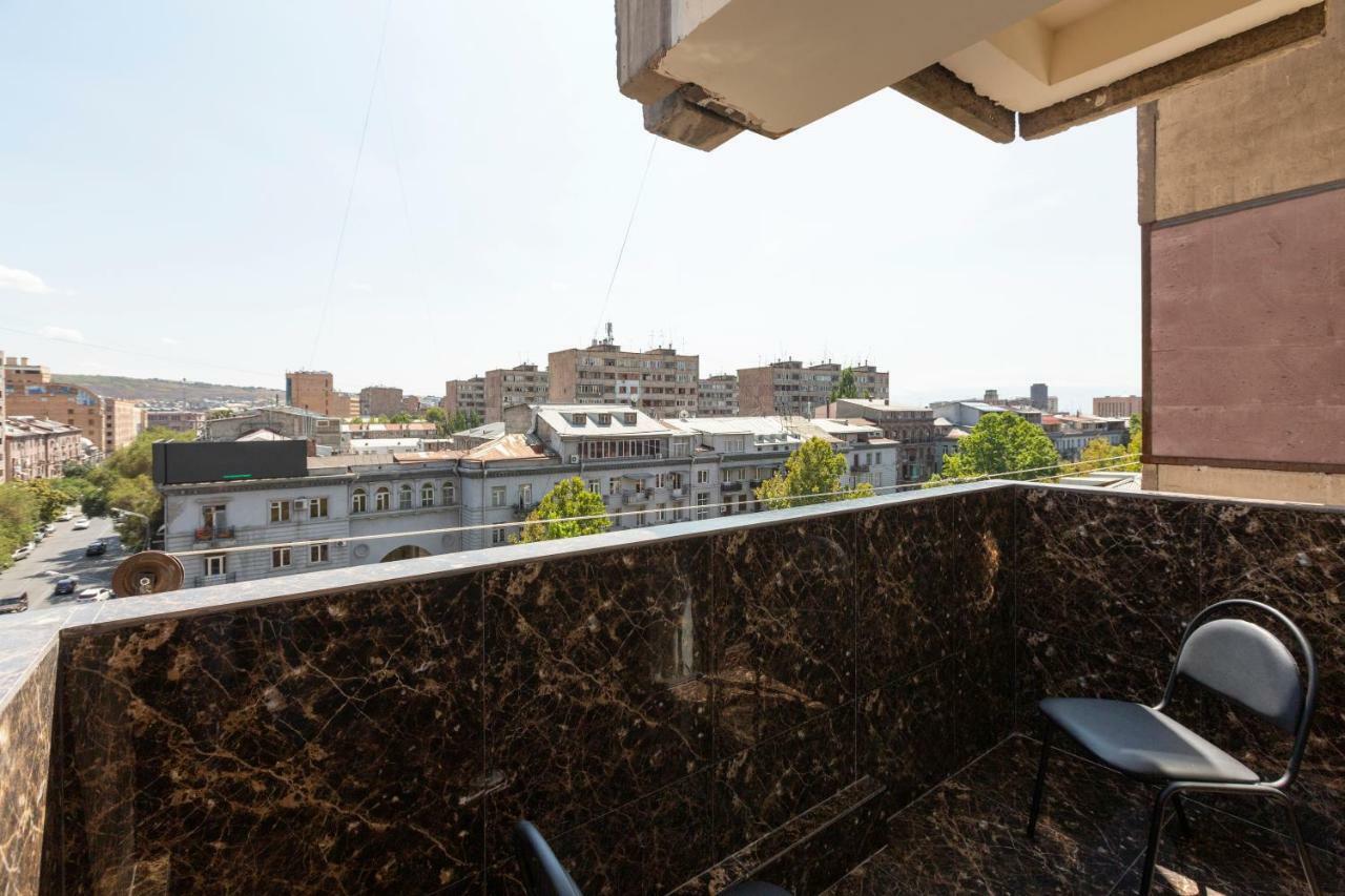 Umba Apartment N3 - Balcony And Mount Ararat View Jereván Kültér fotó